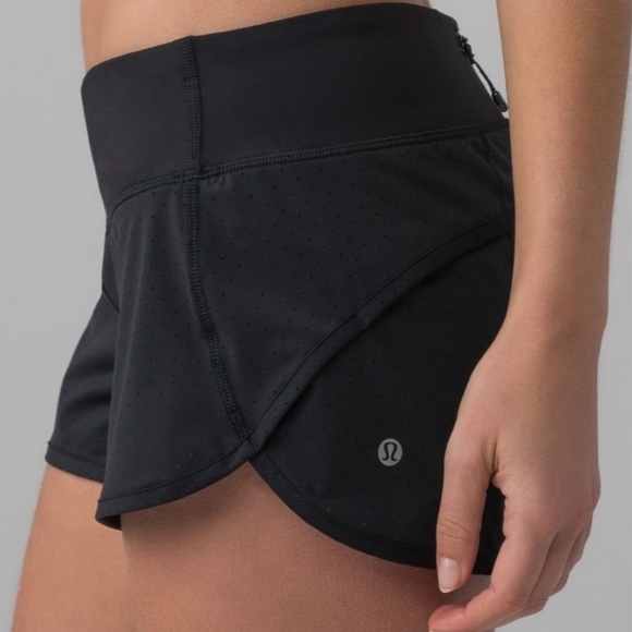 lululemon athletica Pants - Lululemon run SPEED Short *4-way Stretch 2.5" SHORTS  Size 4